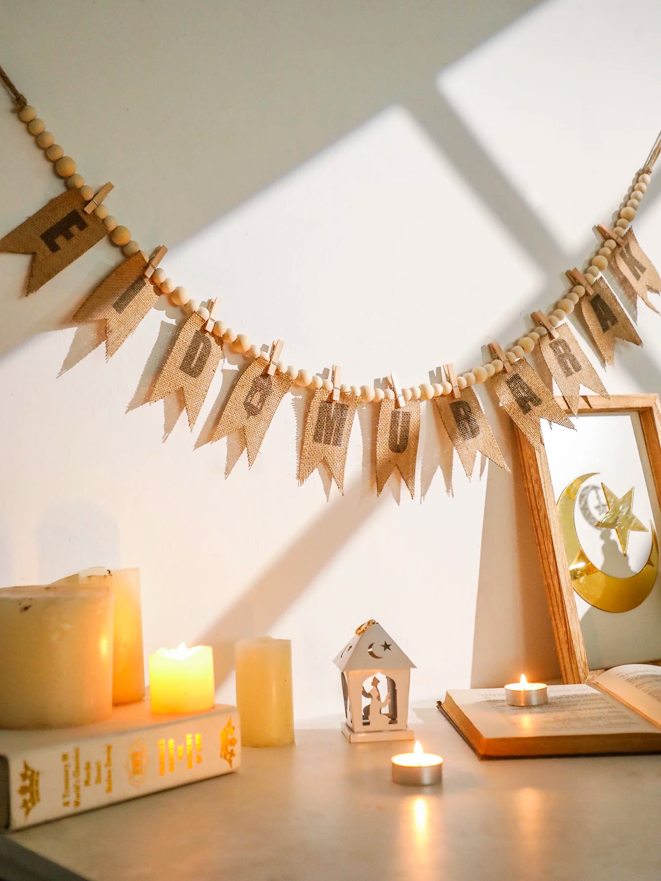 Eid Mubarak Burlap Banner Garland Wooden Bead Clothespin Hanging Ornaments for Muslim Festival Home Party Wall Window Decor Gift