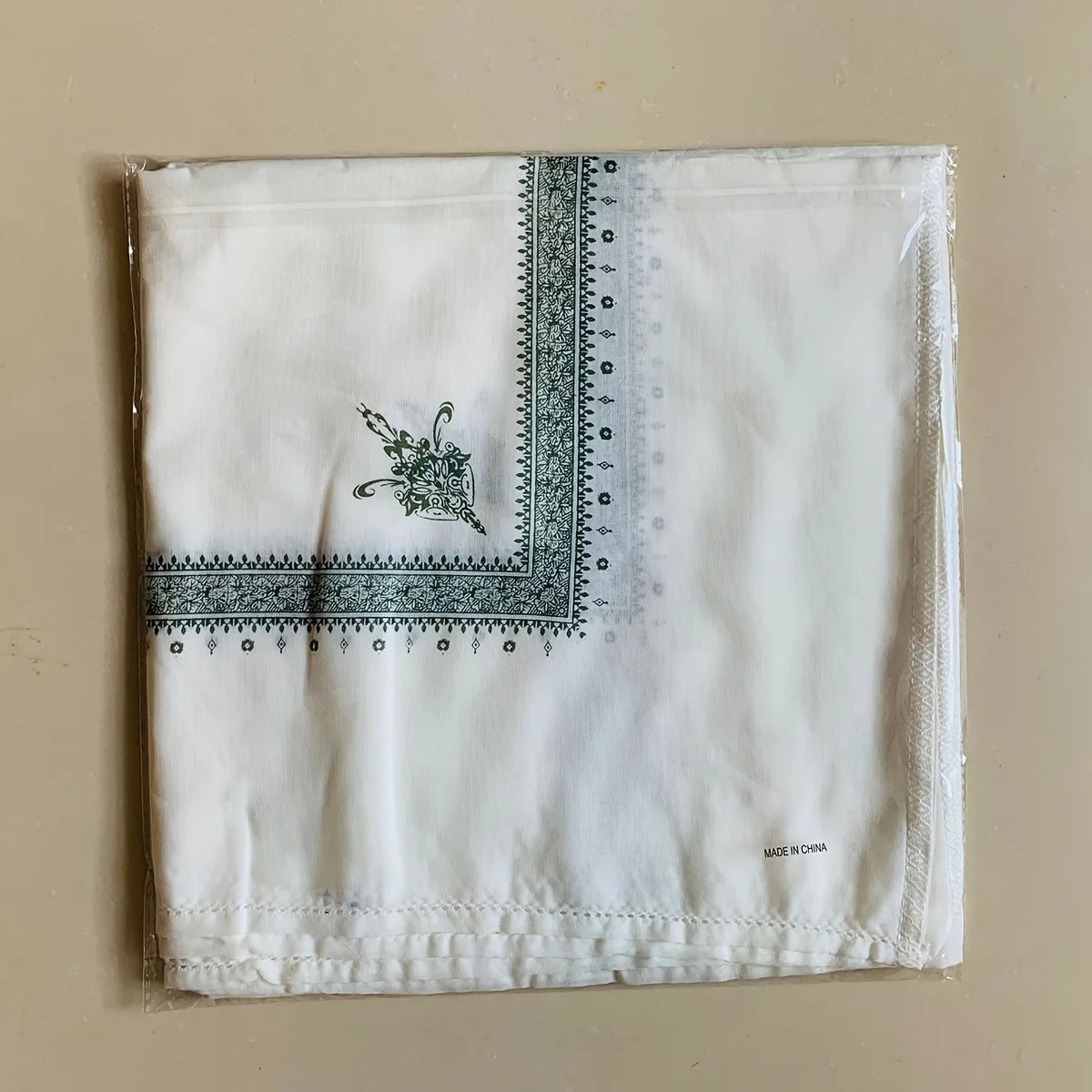 Arab Saudi Men's Shemagh Scarf Wrap, Cotton Keffiyeh Ghutra Headscarf for Middle East Style