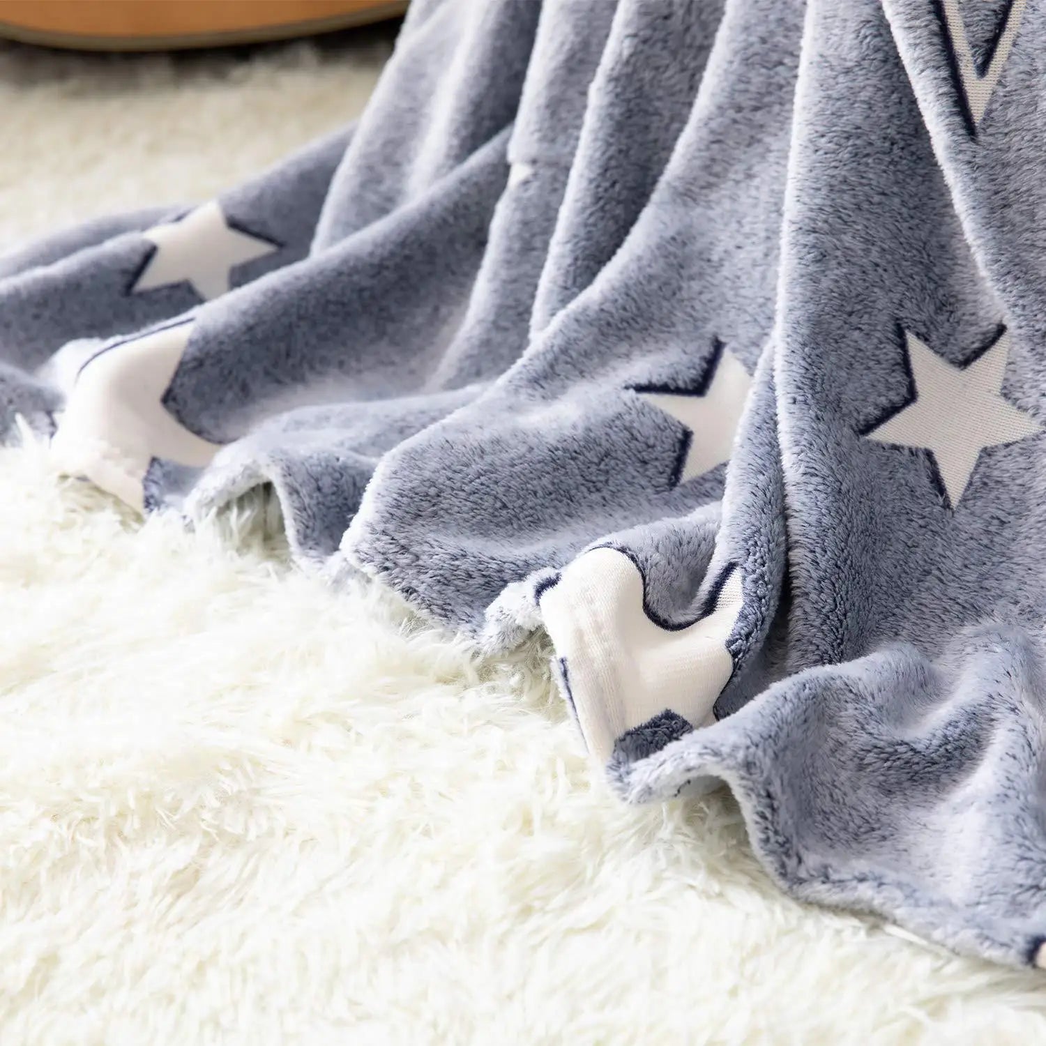 Magical Luminous Flannel Throw Blankets Night Fluorescent Fluffy Kids Blanket Star Moon Warm Sofa Bedspread Nap Leisure Covering
