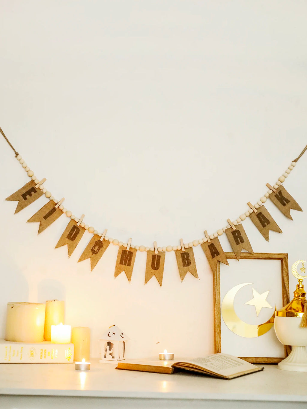 Eid Mubarak Burlap Banner Garland Wooden Bead Clothespin Hanging Ornaments for Muslim Festival Home Party Wall Window Decor Gift
