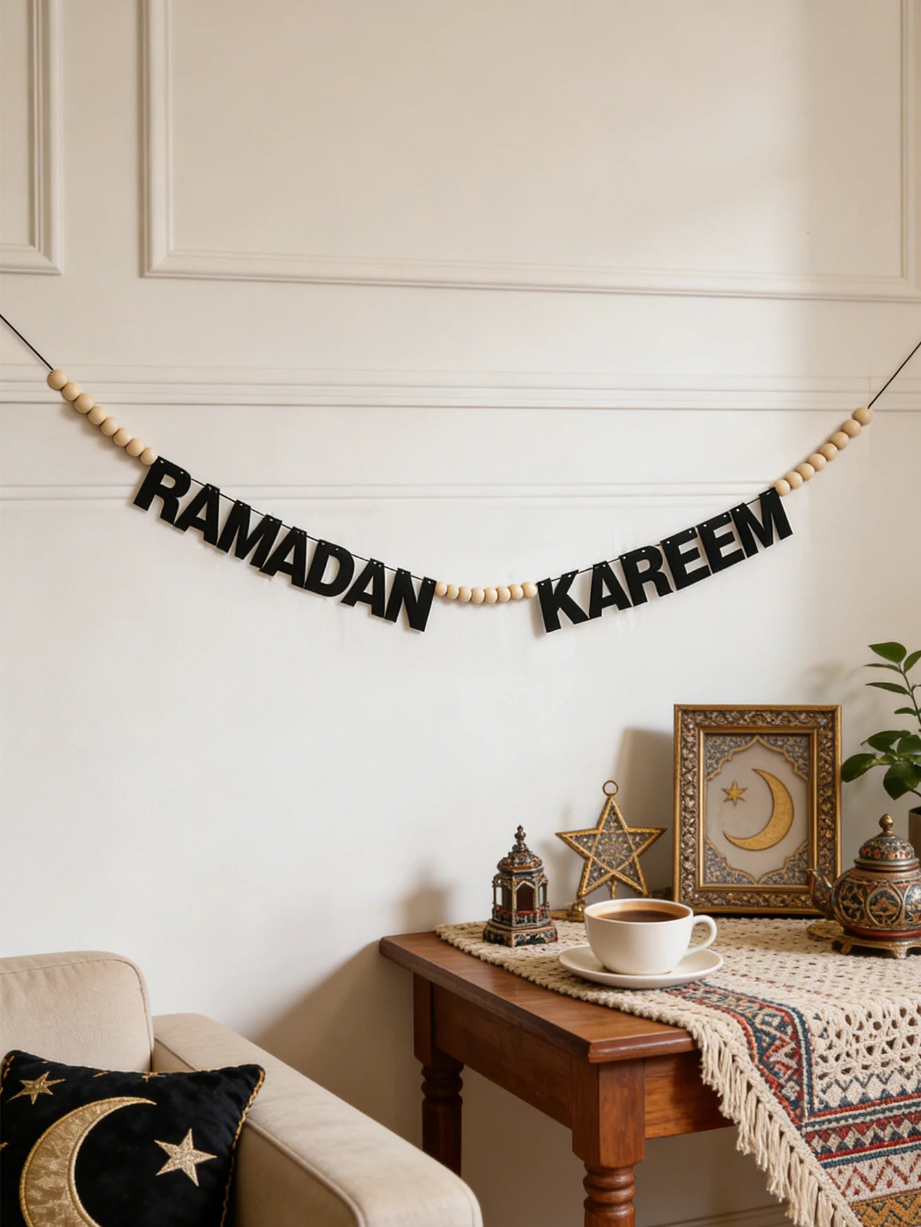 Ramadan Kareem Mubarak Banner Decor Black Felt Letters Garland with Wooden Beads Islamic Eid Festival Wall Hanging Ornament Gift