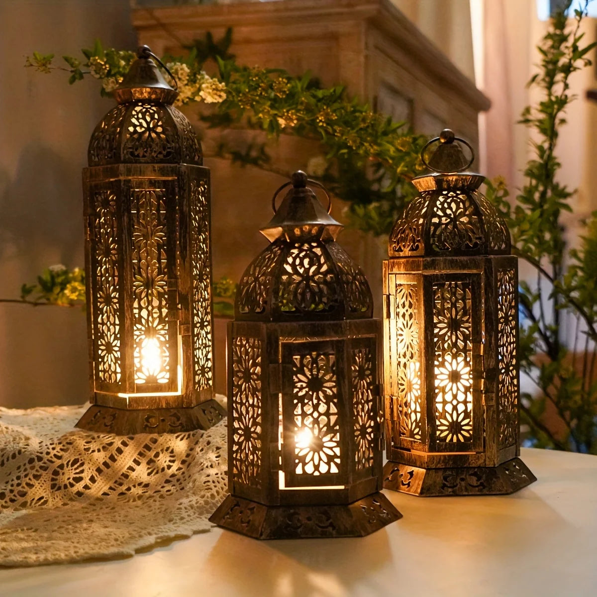 1PC Metal Retro Moroccan Lantern Candelabra, Candle Holder, Iron Candelabra, Hurricane Lamp Candelabra Decoration, Suitable for