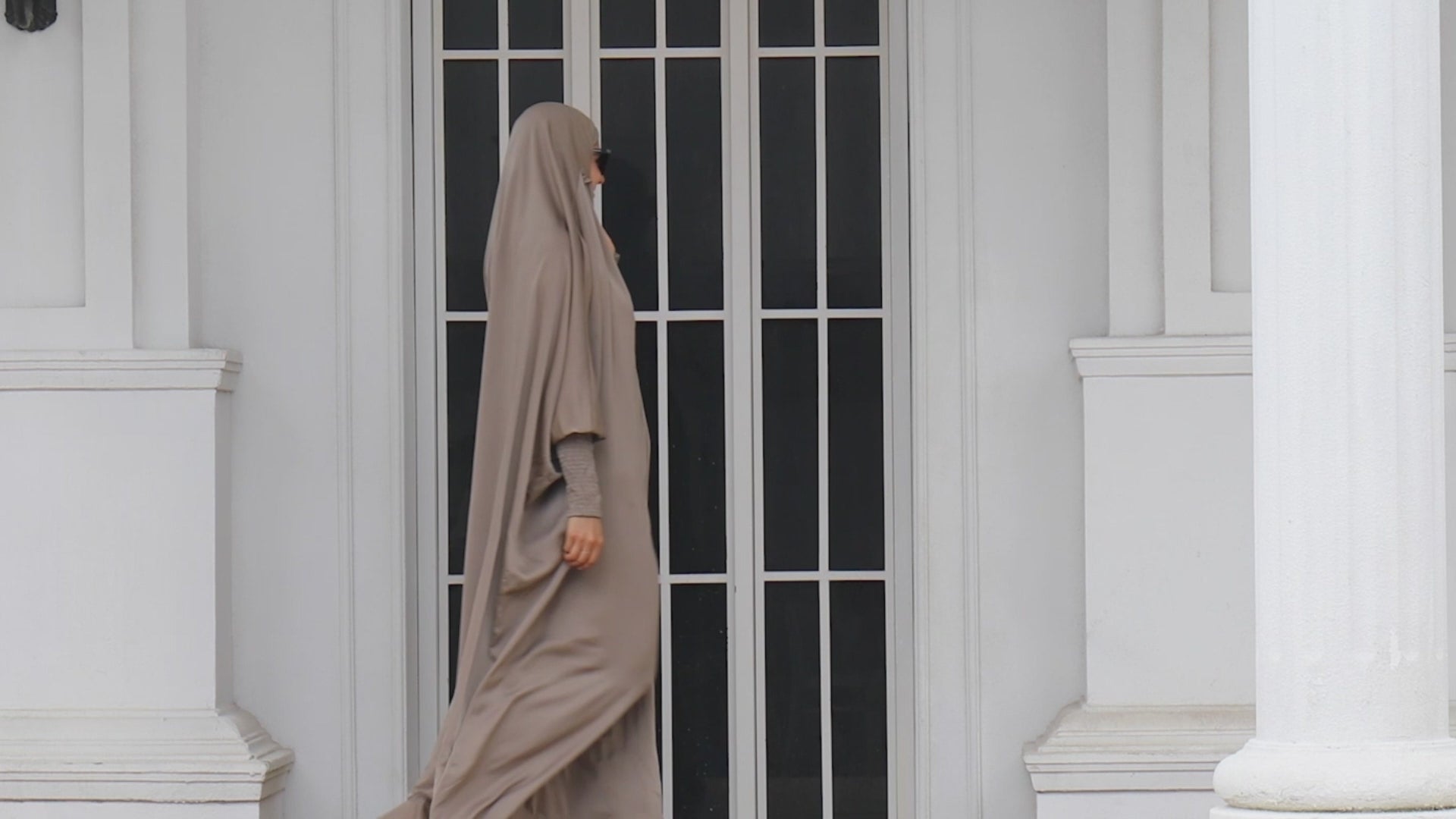 Muslim Abaya Hooded Smocking Sleeve One-piece Prayer Dress Women Jilbab Islamic Clothing Dubai Saudi Black Robe Turkish Modesty